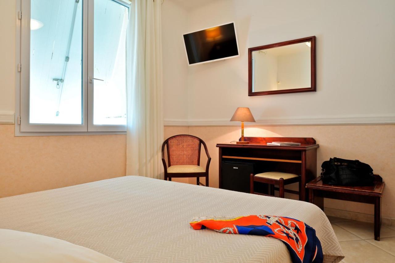Des Roches Hotel 3*