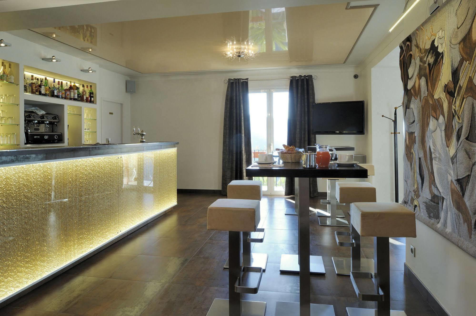Des Roches Hotel